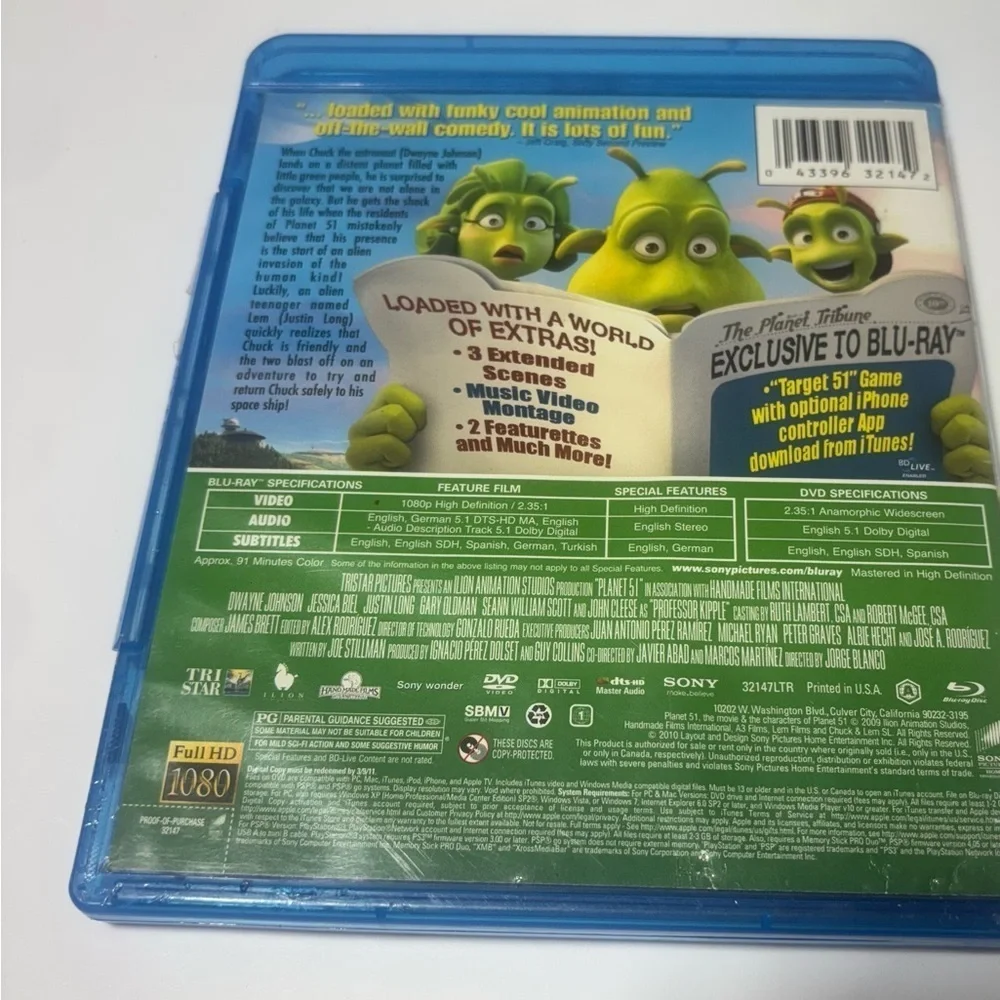 Planet 51 Blu-ray and DVD combo pack of the 2009 animated Sony film.